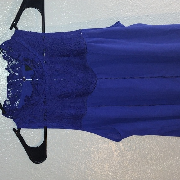 Worthington Sleeveless Royal Blue Dress Top with Lace Detail PL - Picture 2 of 5
